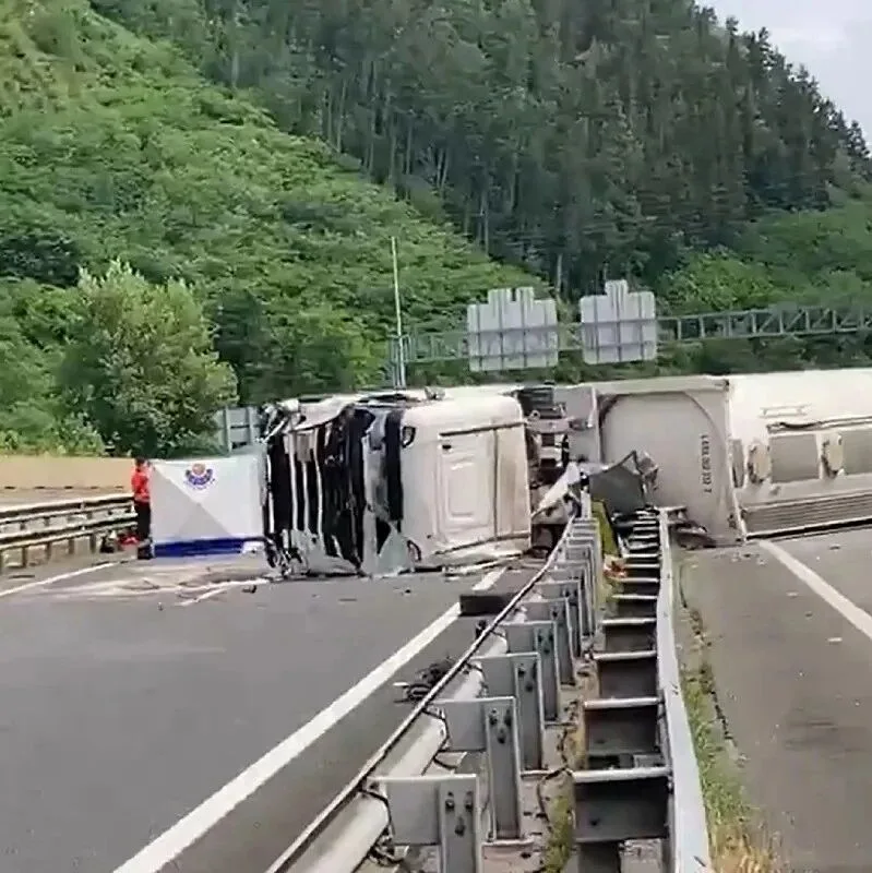 【欧浪】惨烈车祸震撼西班牙  五名西班牙警员全部罹难