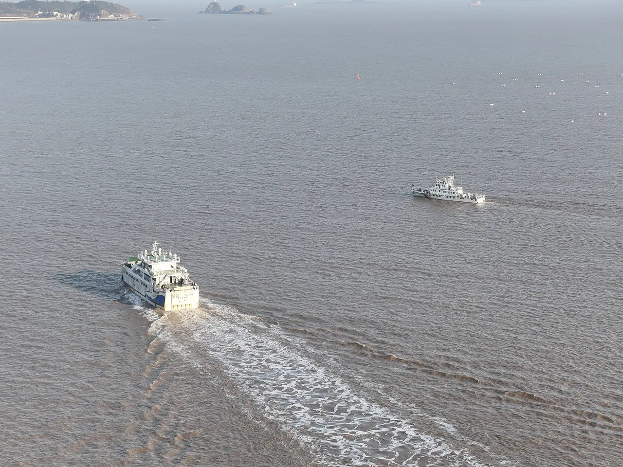 “校船护卫队”十五年风雨无阻 温暖孤岛学子求学之路