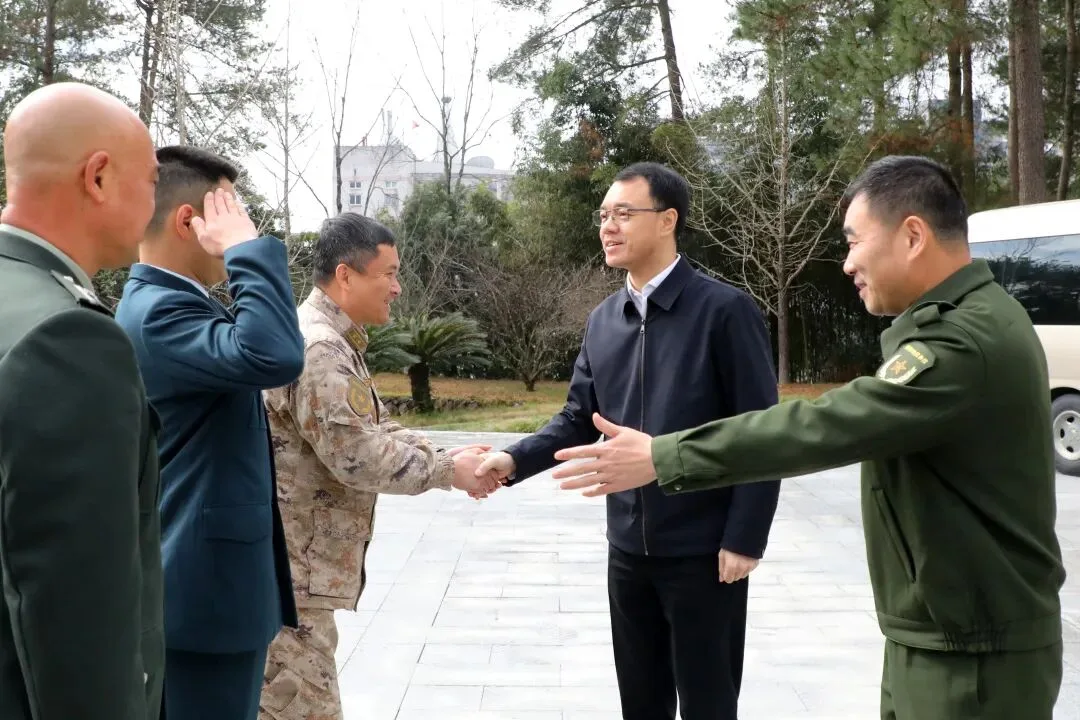 泰顺县领导走访慰问泰顺县人武部、泰顺县消防救援大队、泰顺县武警中队