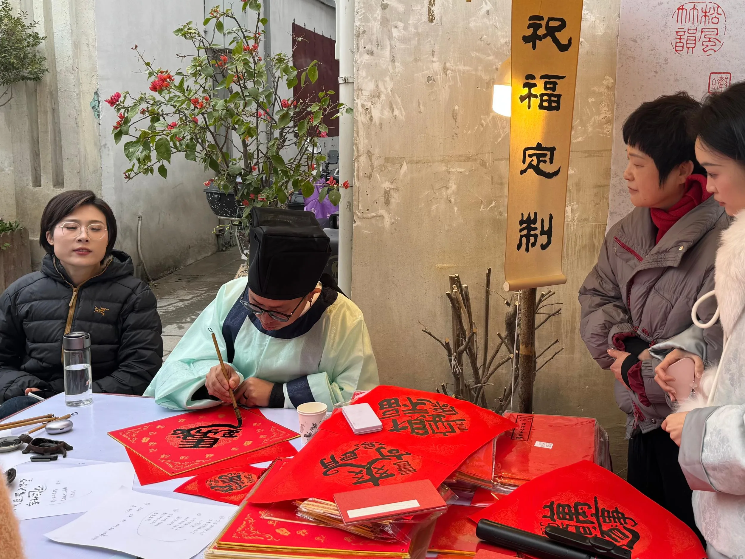 马上有钱、马到成功…… 墨池雅集“字画年货”年味满满