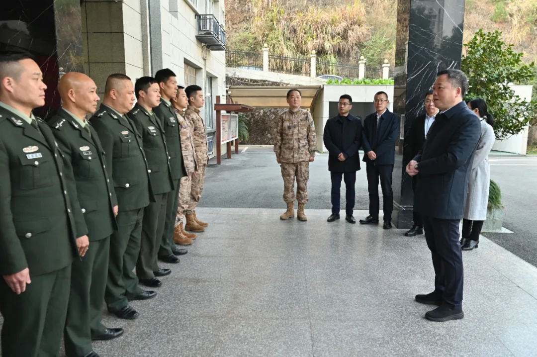 文成县领导开展春节拥军慰问活动