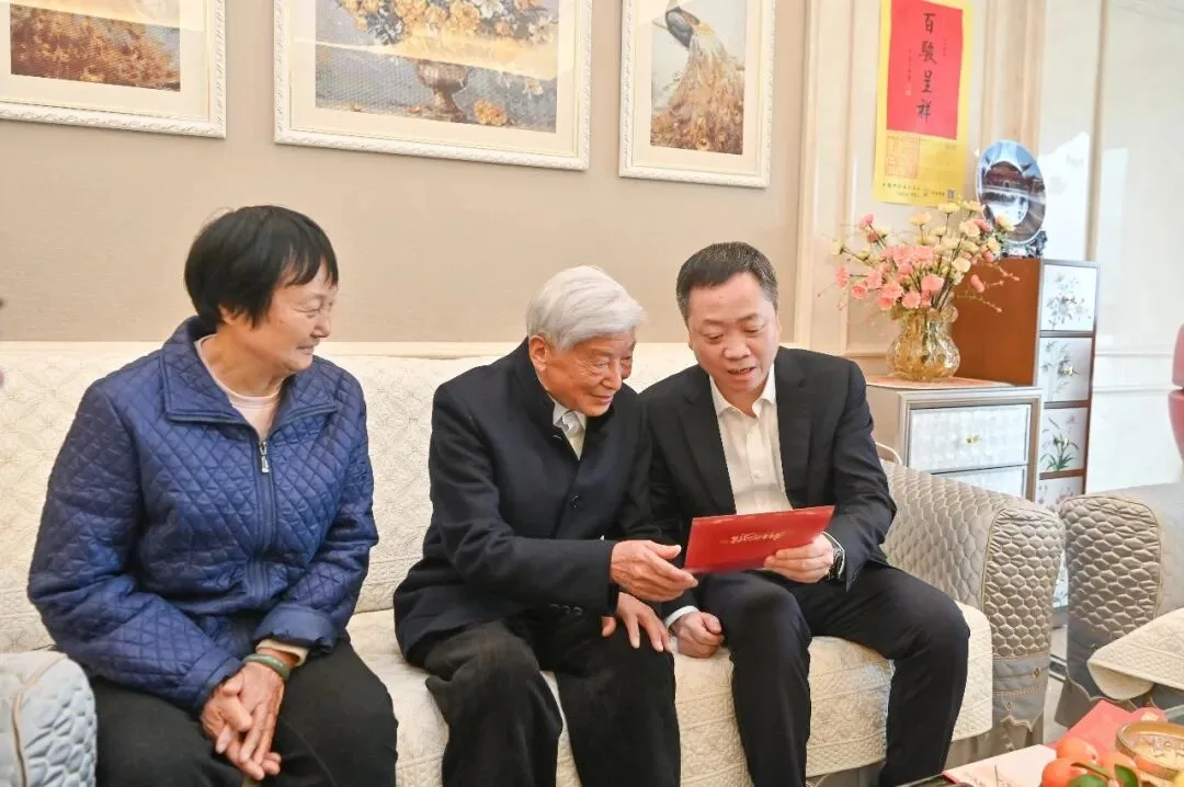 文成县四套班子领导开展春节前走访慰问活动