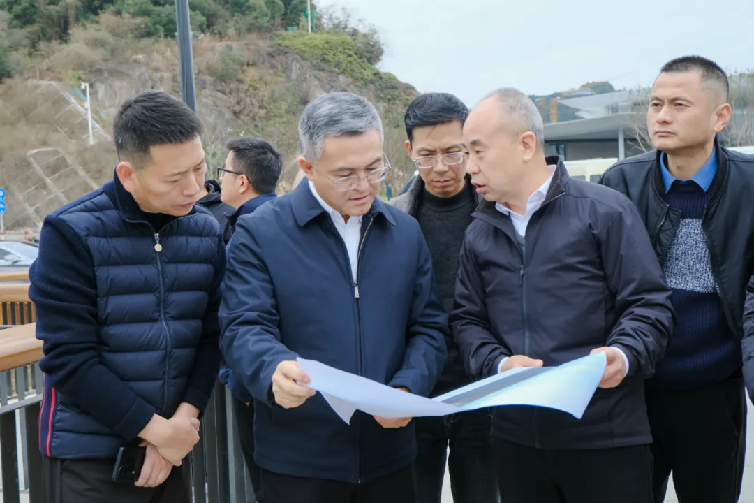 瓯海区委书记刘云峰率队开展“掸新庆春节·净美迎园博”大扫除大清理活动