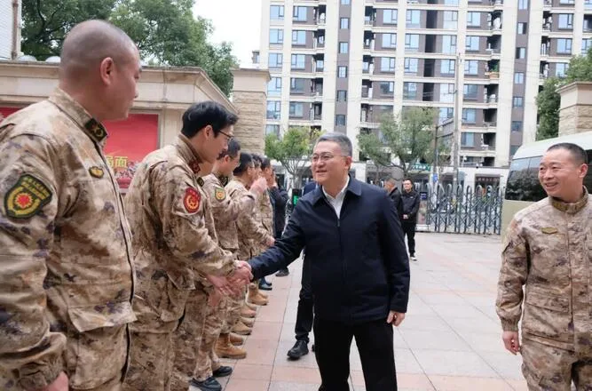 瓯海区四套班子领导开展春节拥军慰问