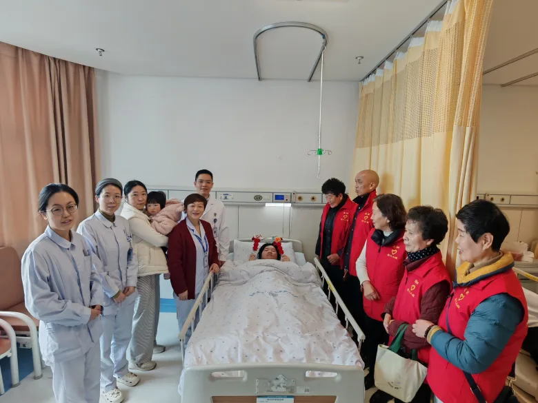 文成高二女生术后重新站立 社会各界爱心接力圆其“微心愿”