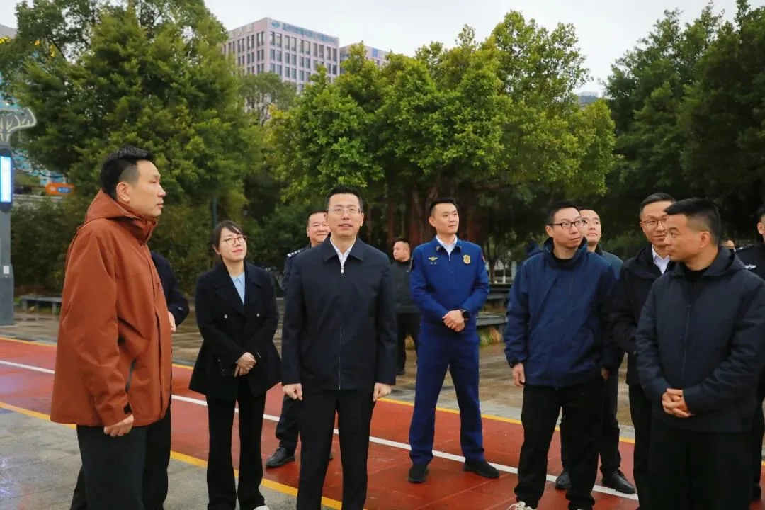 鹿城区委书记张崇波督查烟花爆竹燃放点、销售点工作