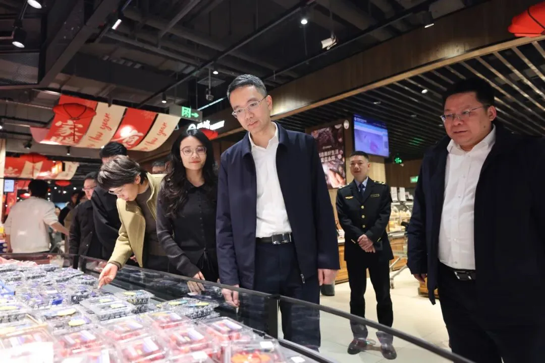 瑞安市领导调研“两重不停”、节前促消费情况并检查节前安全生产、保供保畅工作