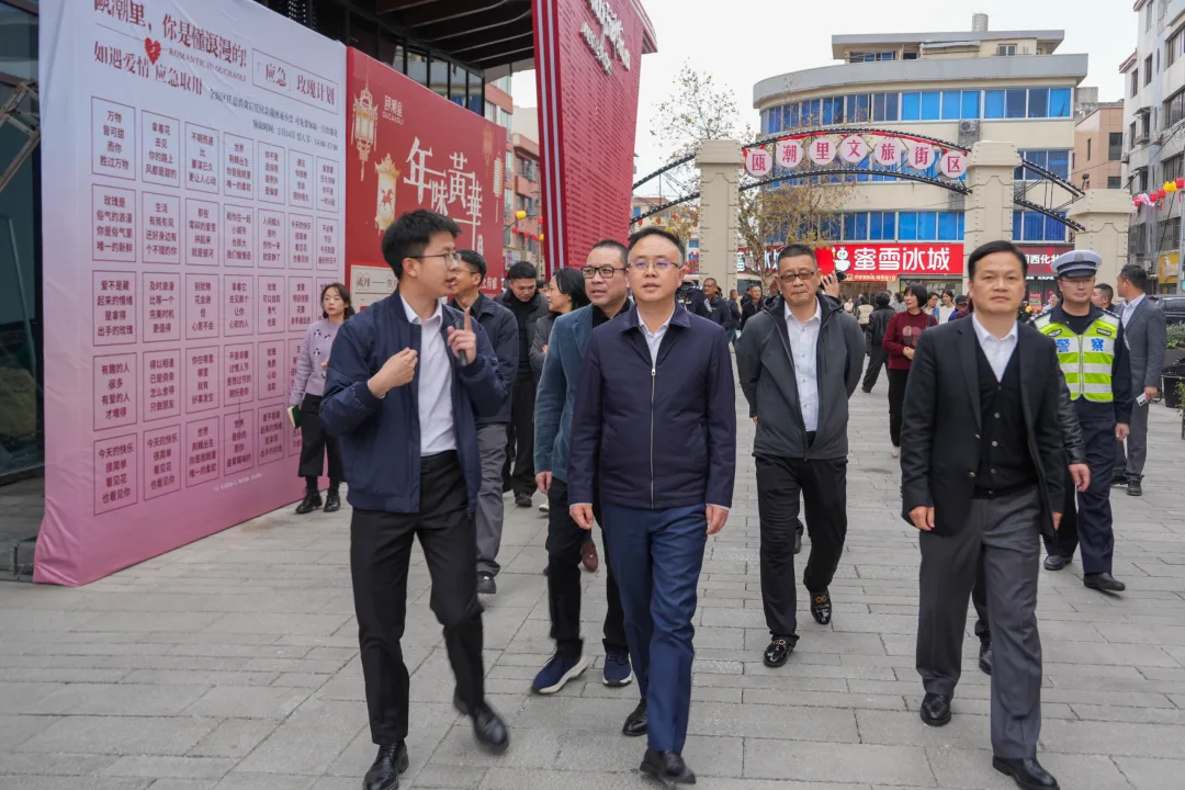 乐清市委书记戴旭强检查节前安全生产、市场保供、促消费等工作并慰问一线人员