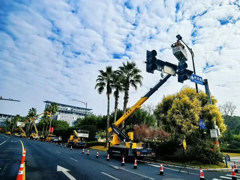 新春走基层 | 温州公用暖心护航 坚守岗位保“春洁”，打造“全城园博”美好画卷