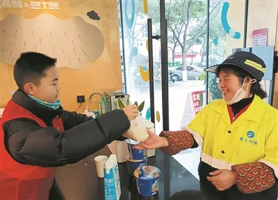 新春走基层 |这个社区，春节爱心不打烊