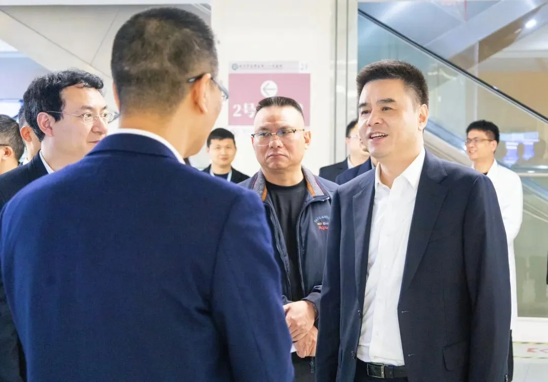 龙湾区委书记夏禹桨调研督导群众身边不正之风和腐败问题集中整治工作