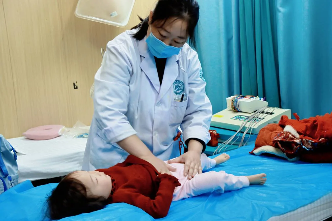 鹿城“小儿生长贴”迎来贴敷热潮