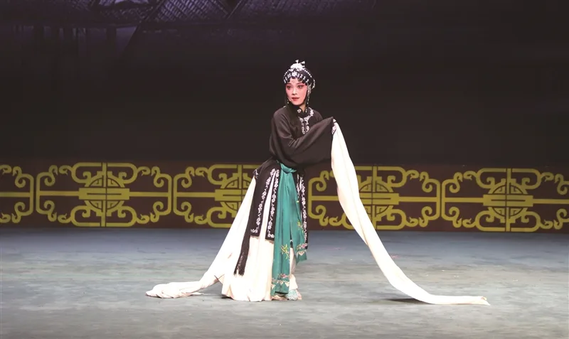 瓯剧《奇巧案·装疯》获全国荣誉