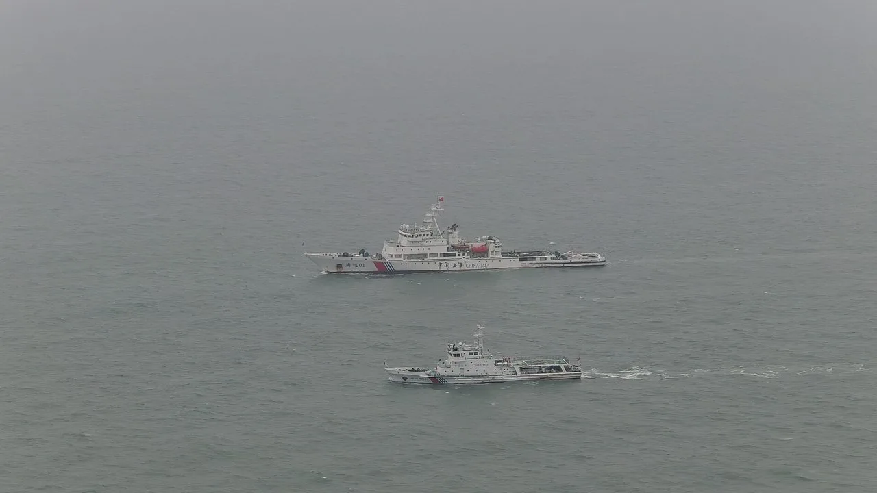 海空联动 浙沪海事部门开展商渔船防碰撞联合巡航