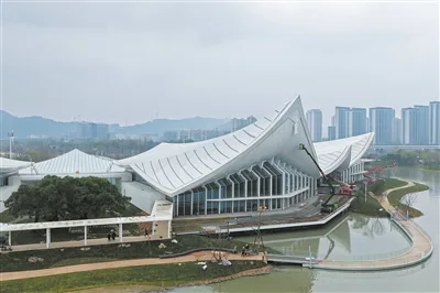 迎接4月15日开园 园博园精细打磨