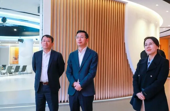 鹿城区委书记张崇波开展经济运行企业调研