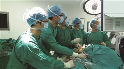 七旬老人的难言之隐病根竟在脑 升级微创手术巧解脑内“水患”