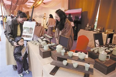 年轻人挤爆瞿溪“好事集” 千年会市变“潮”了