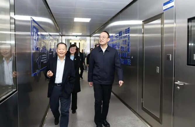 平阳县委书记孟晓斌调研宠物经济高质量发展工作