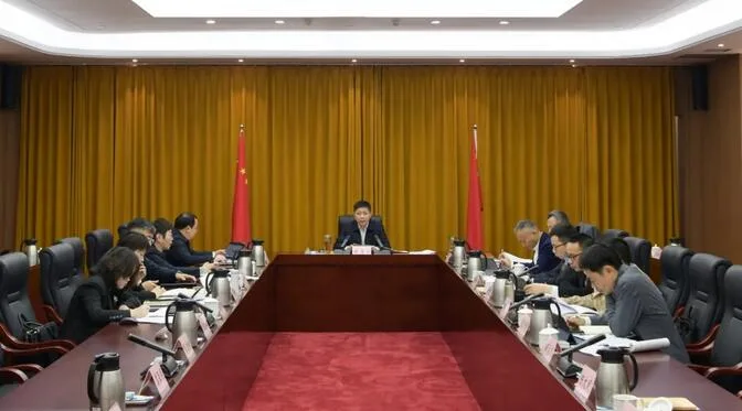 龙港市委常委会召开会议 认真学习贯彻习近平总书记近期重要讲话重要文章精神