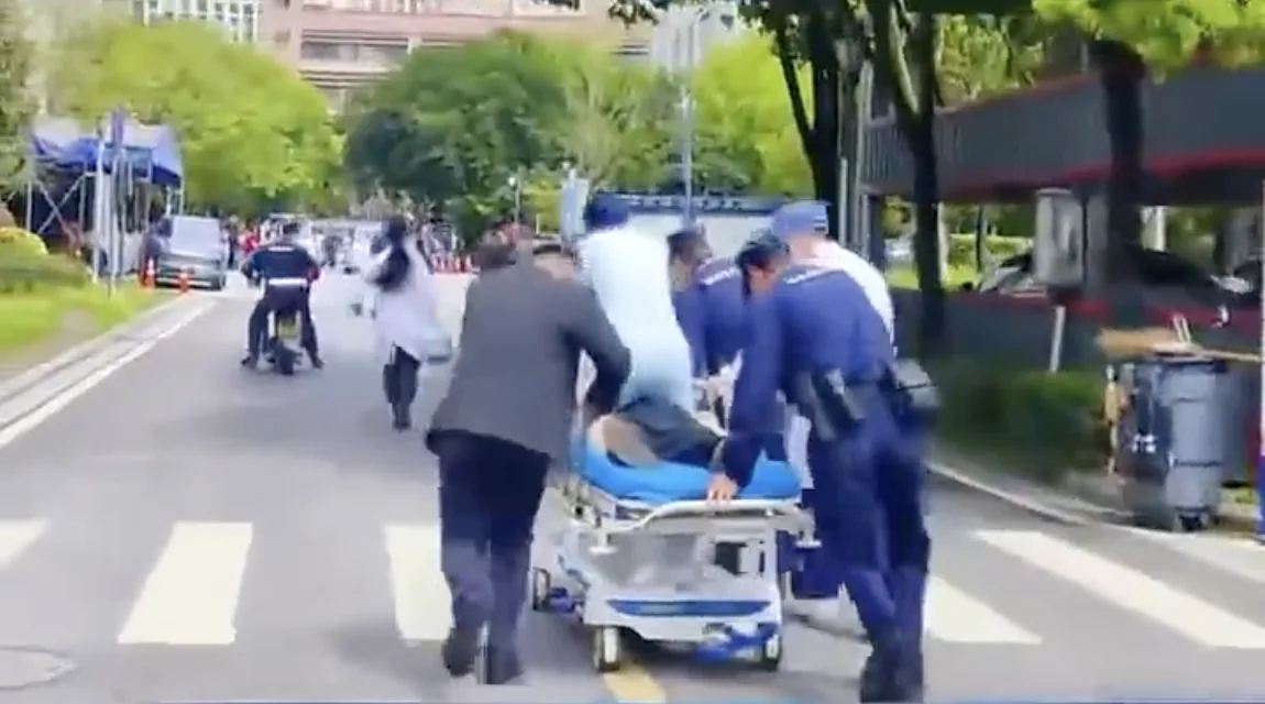 患者突发晕厥 温州医护接力跪地急救上演生命竞速