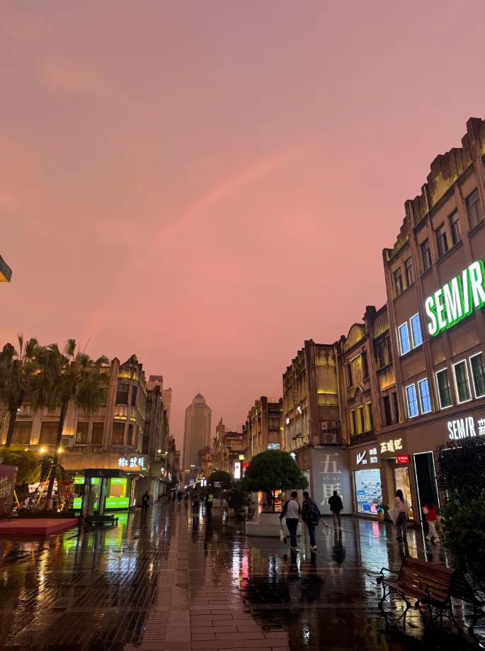 昨天下班的路上，不少人被温州的天空美到了！