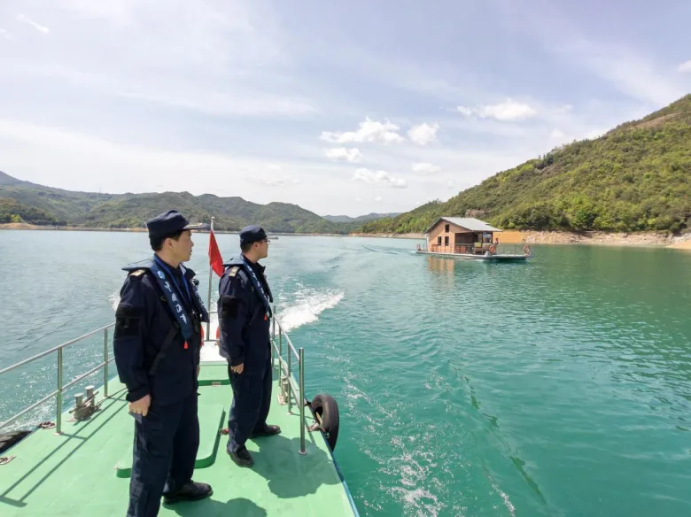清明首日温州水上出行平安有序 2.1万人次旅客安全渡运