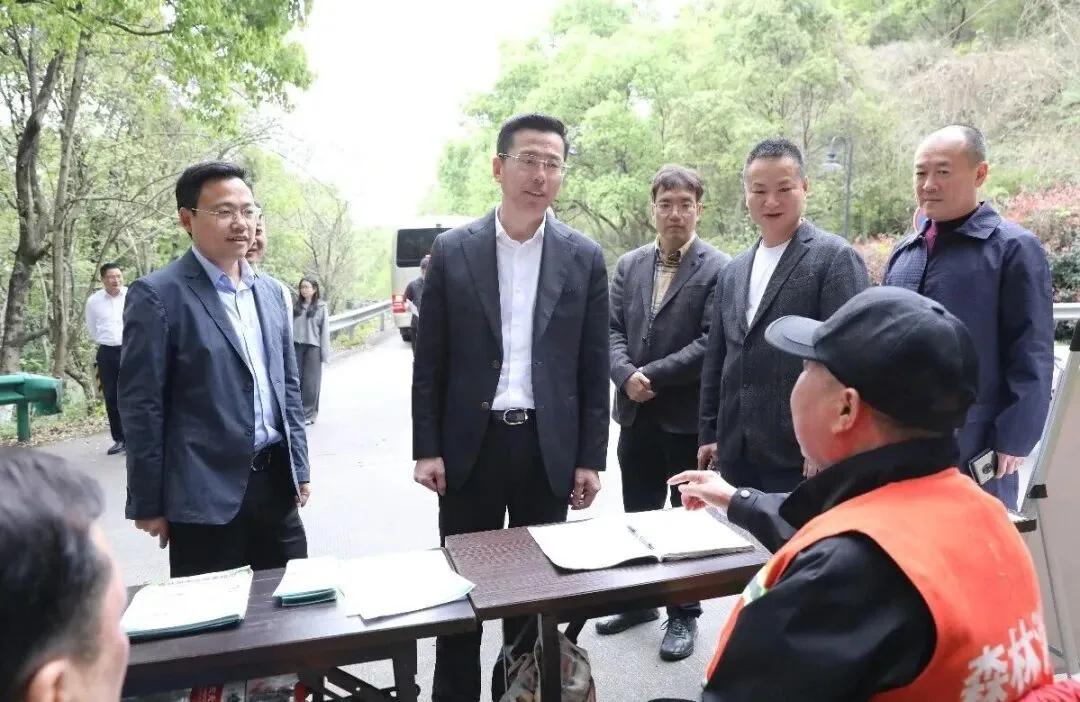 鹿城区委书记张崇波开展节前森林防火和安全生产检查