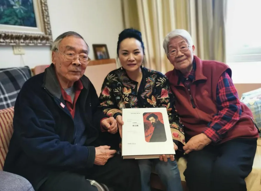 38年后再重逢，这位温籍侨胞和闻一多后人有段“跨国飞行巧遇”