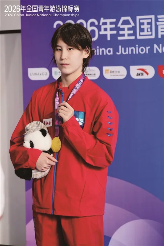 温州泳坛再添新星 15岁女生范亚琦勇夺全国青年赛三金