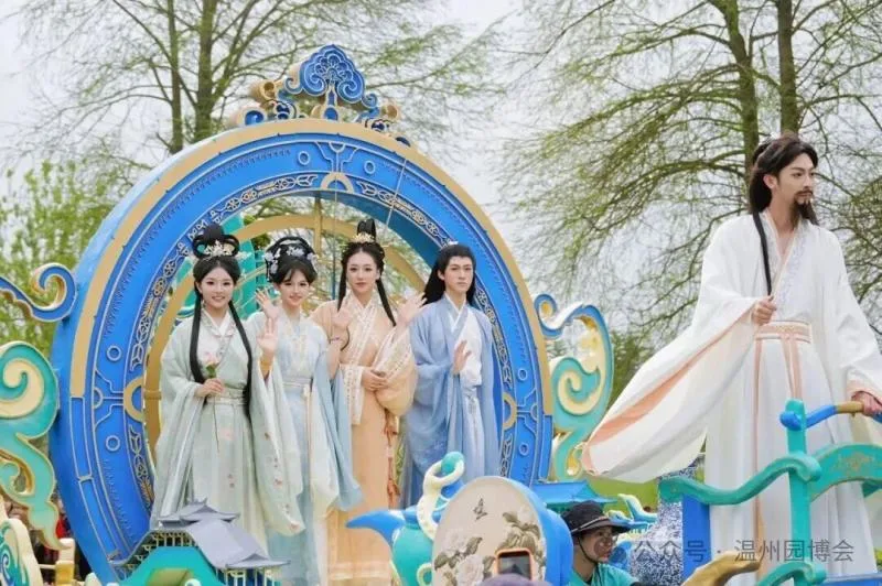 龙湾萌趣IP“龙梅梅”亮相温州园博园