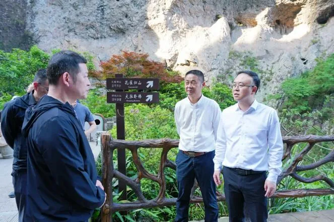 乐清市委书记戴旭强督导“五一”假期文旅促消费和安全保障工作