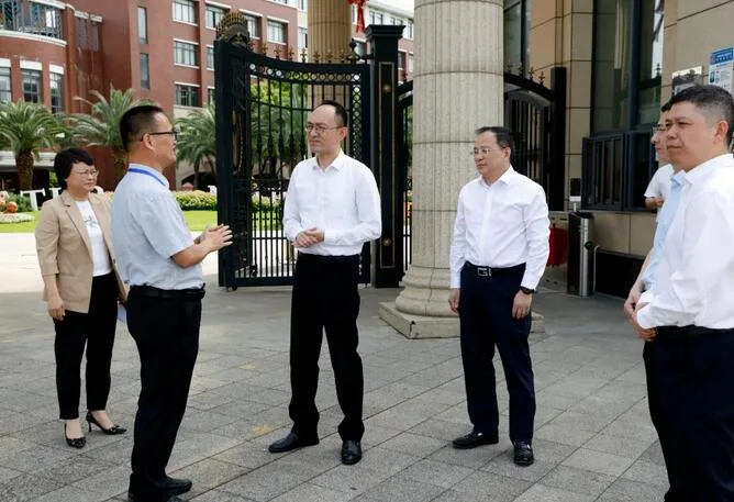 平阳县委书记孟晓斌督查人流密集场所交通安全管理工作