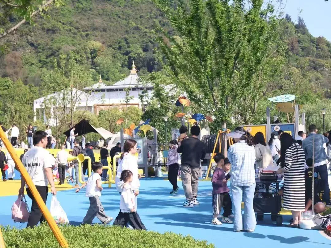 从废弃矿山到城市客厅 黄石山雕塑公园蝶变记