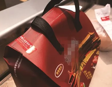 新规“食安封签”六月施行 你点餐的外卖贴封签了吗