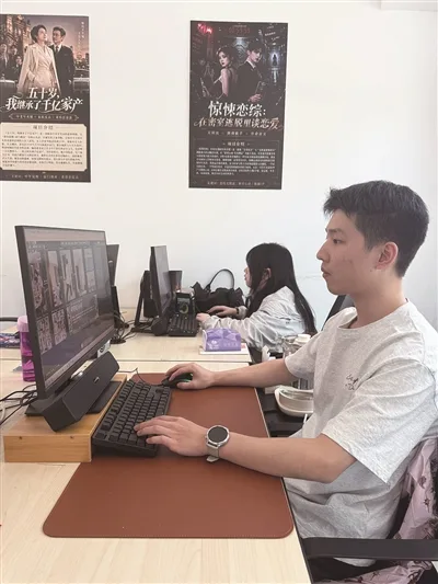 “国防绿”化身“文艺范” “老兵”挺进文化阵地发起“二次冲锋”
