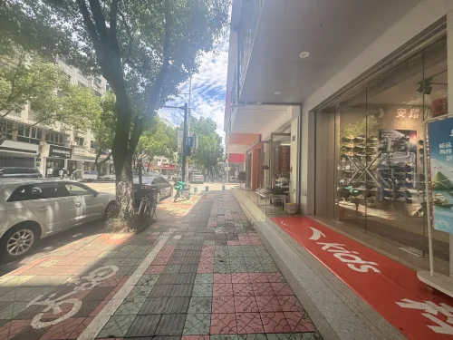 记者走访龙湾、平阳两处街区,看商户如何守好“责任田”
