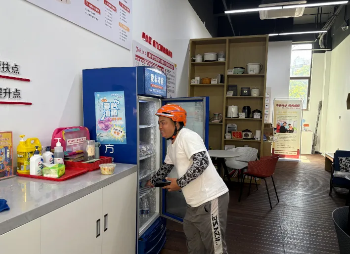 第九季爱心冰柜上线月余送出7万余瓶水！