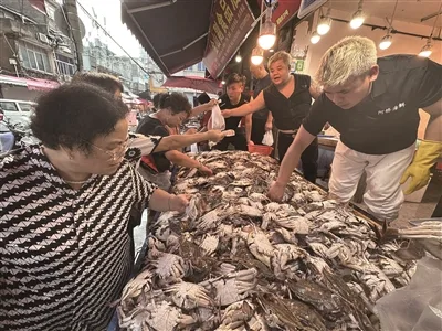 梭子蟹大量上市，成为各大农贸市场的主角