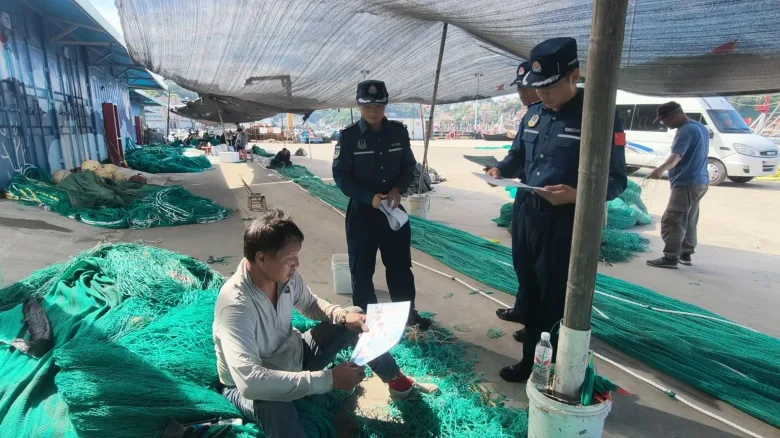 温州“小开渔”有序启动 海警多措并举护航渔民平安作业