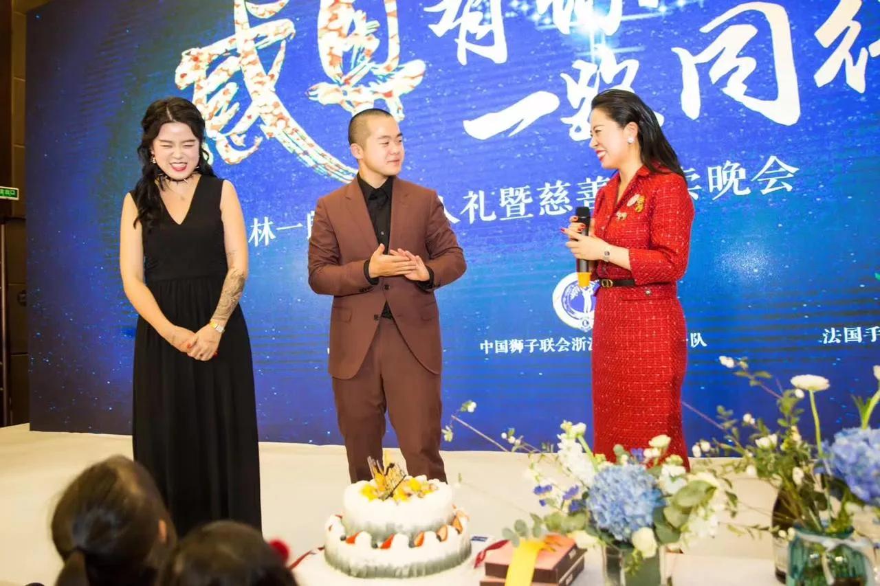 卢浮宫“名人墙”上，她是唯一的亚洲面孔，但她说自己是一位懒惰的妈妈 - 配图2