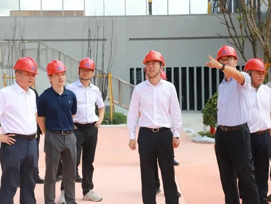 鹿城区委书记张崇波督查教育项目建设