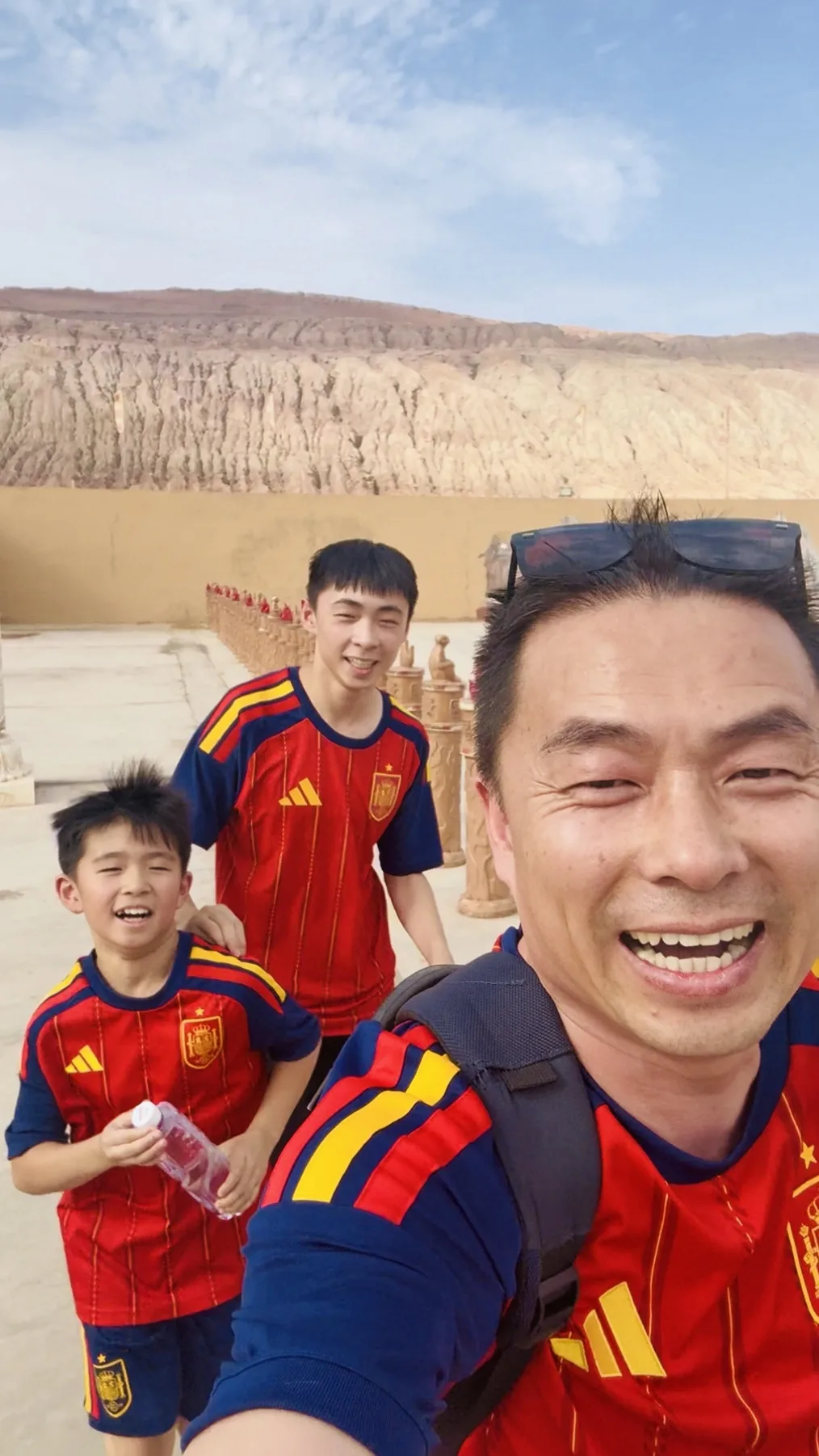 父子三人横跨欧亚大陆11个国家自驾“走归”  把万里归途变成暑期“行走的课堂” - 配图8