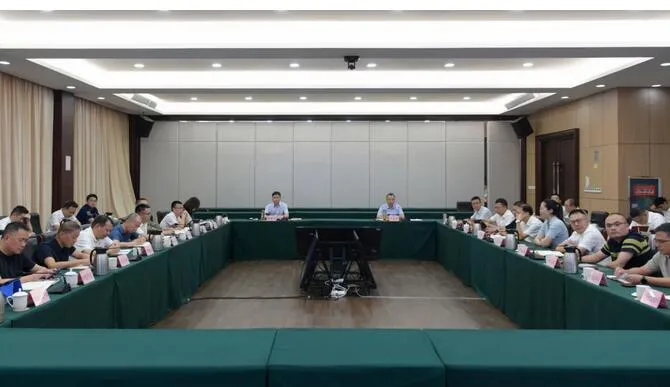 龙港市防御应对18号台风“沙德尔”工作动员部署会召开