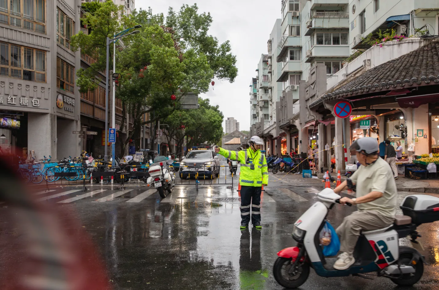 受台风“沙德尔”影响，鹿城部分道路实施临时交通管制 - 配图2