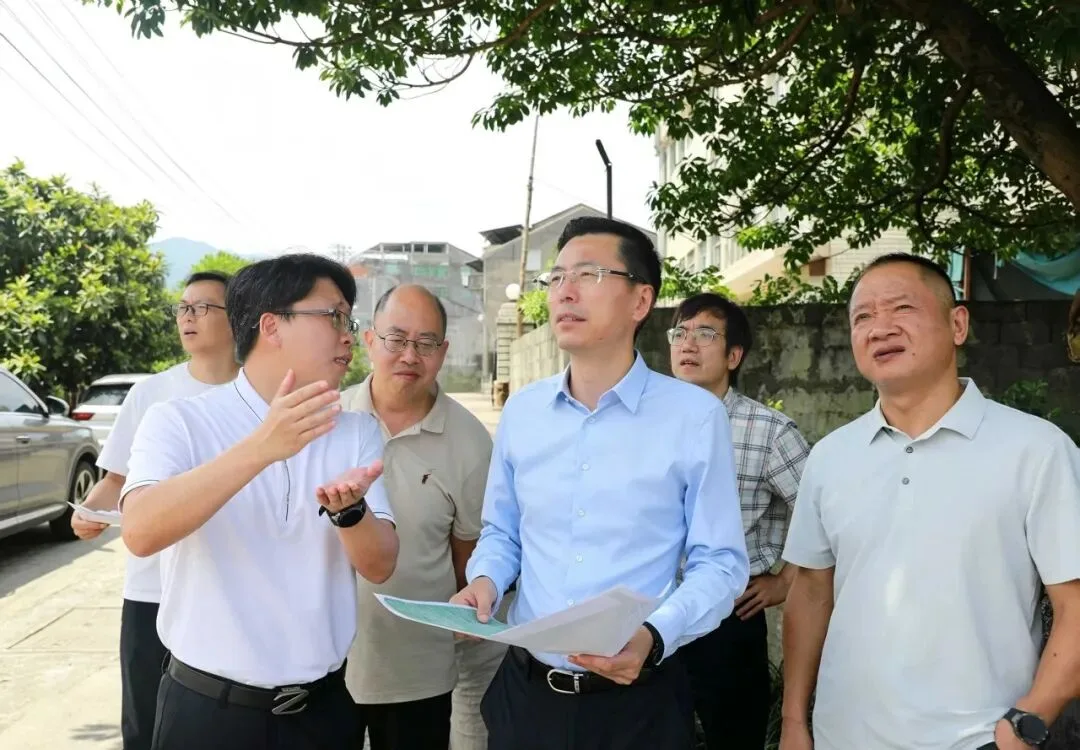 鹿城区委书记张崇波督查18号台风“沙德尔”防御应对工作
