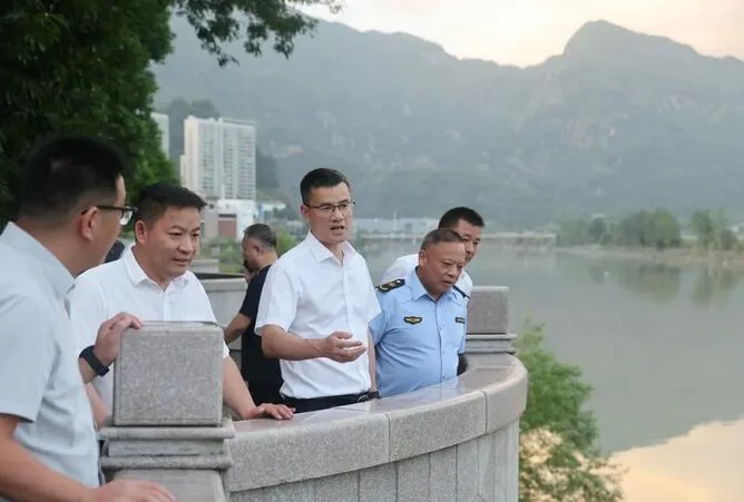 永嘉县委书记钟方成赴乌牛等地督查防汛防台工作