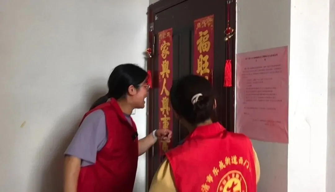 夫妻双双奔赴防台一线 12岁女儿写下留守日记 - 配图2