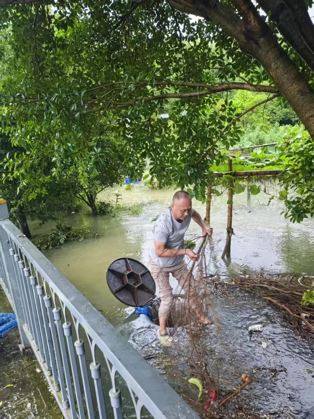 闻“雨”而动 瓯海各地筑牢防汛排涝安全防线