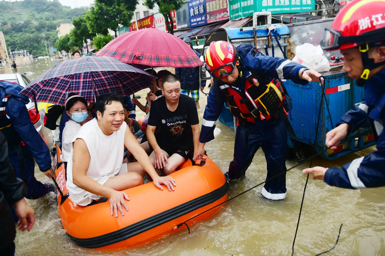 昼夜奋战守护平安 温州消防力量在多地抢险救援转移群众 - 配图4